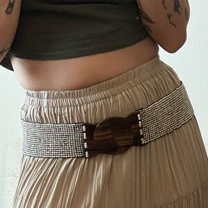 Wooden clasp beaded elastic belt